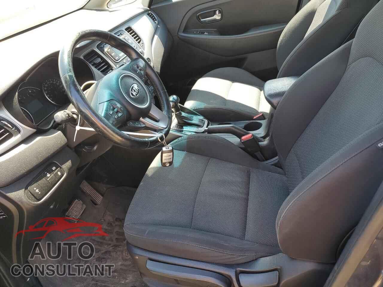 KIA RONDO 2015 - KNAHU8A32F7086956