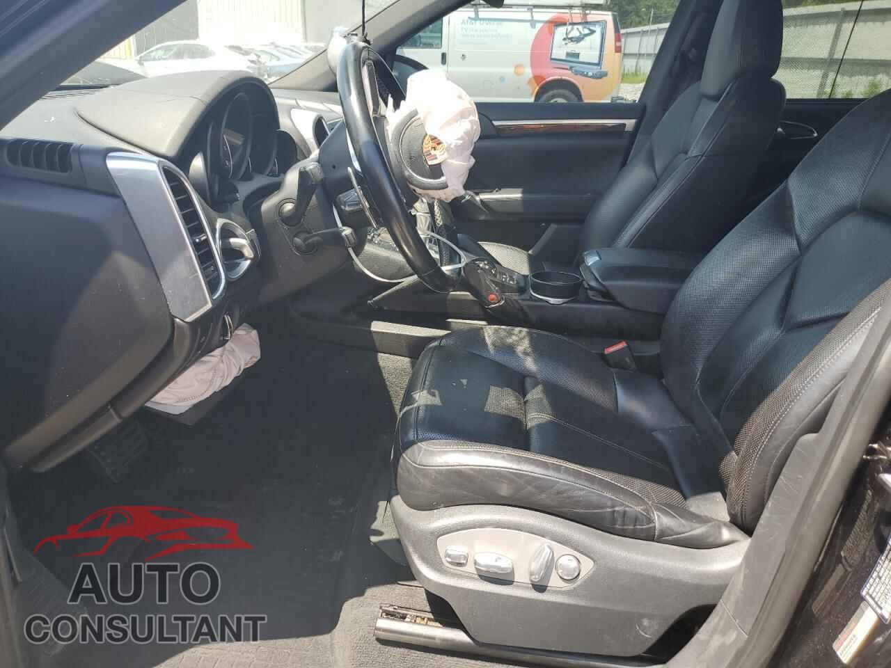 PORSCHE CAYENNE 2016 - WP1AA2A25GKA13076