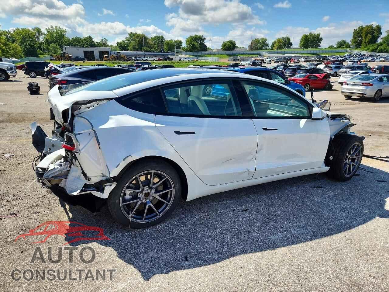 TESLA UNKNOWN 2022 - 5YJ3E1EB0NF349165