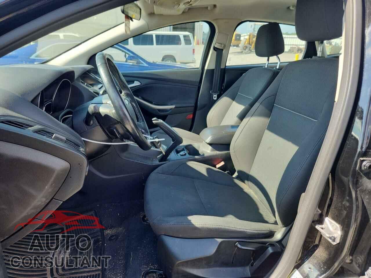 FORD FOCUS 2012 - 1FAHP3M29CL256142
