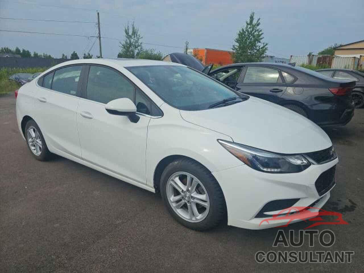 CHEVROLET CRUZE 2018 - 1G1BE5SM6J7212085