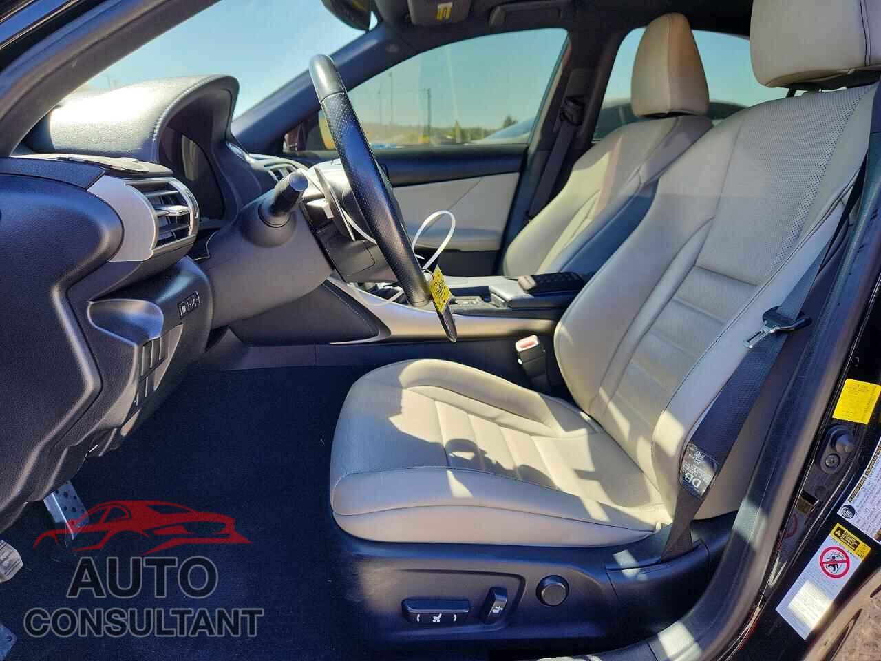 LEXUS IS 2014 - JTHBE1D28E5002454