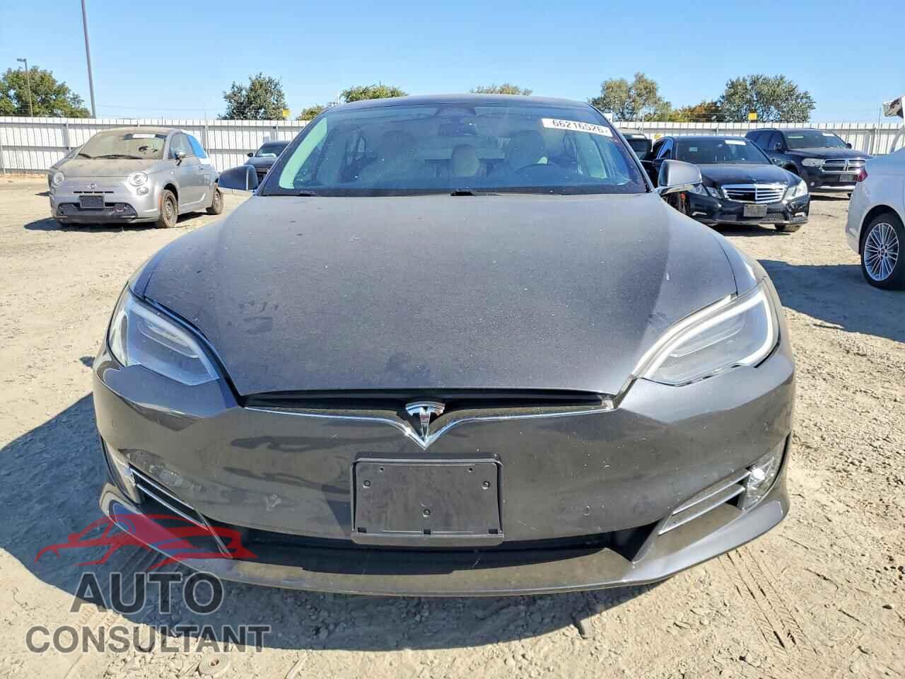 TESLA MODEL S 2019 - 5YJSA1E23KF302151