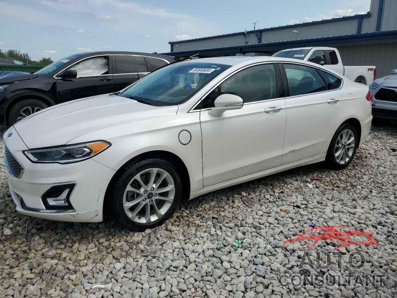 FORD FUSION 2019 - 3FA6P0SU3KR153549