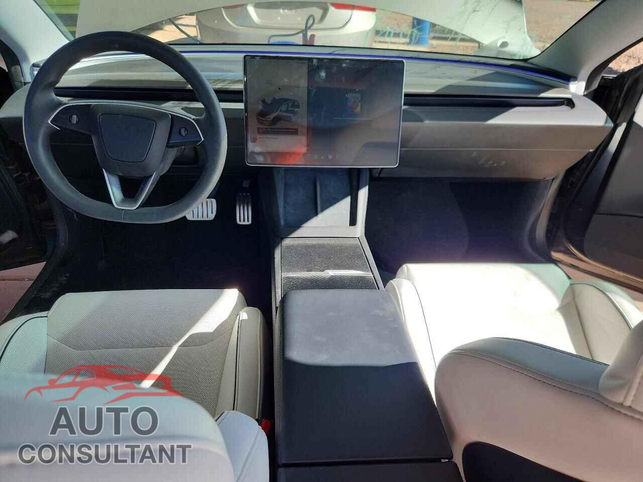 TESLA MODEL 3 2024 - 5YJ3E1ET3RF831739