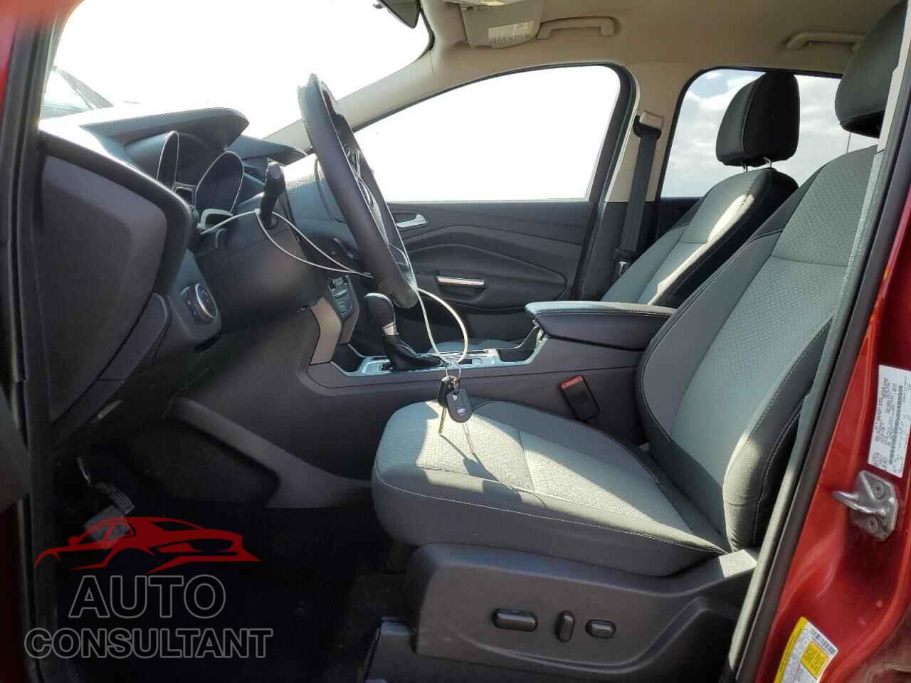 FORD ESCAPE 2017 - 1FMCU9GD0HUB70521