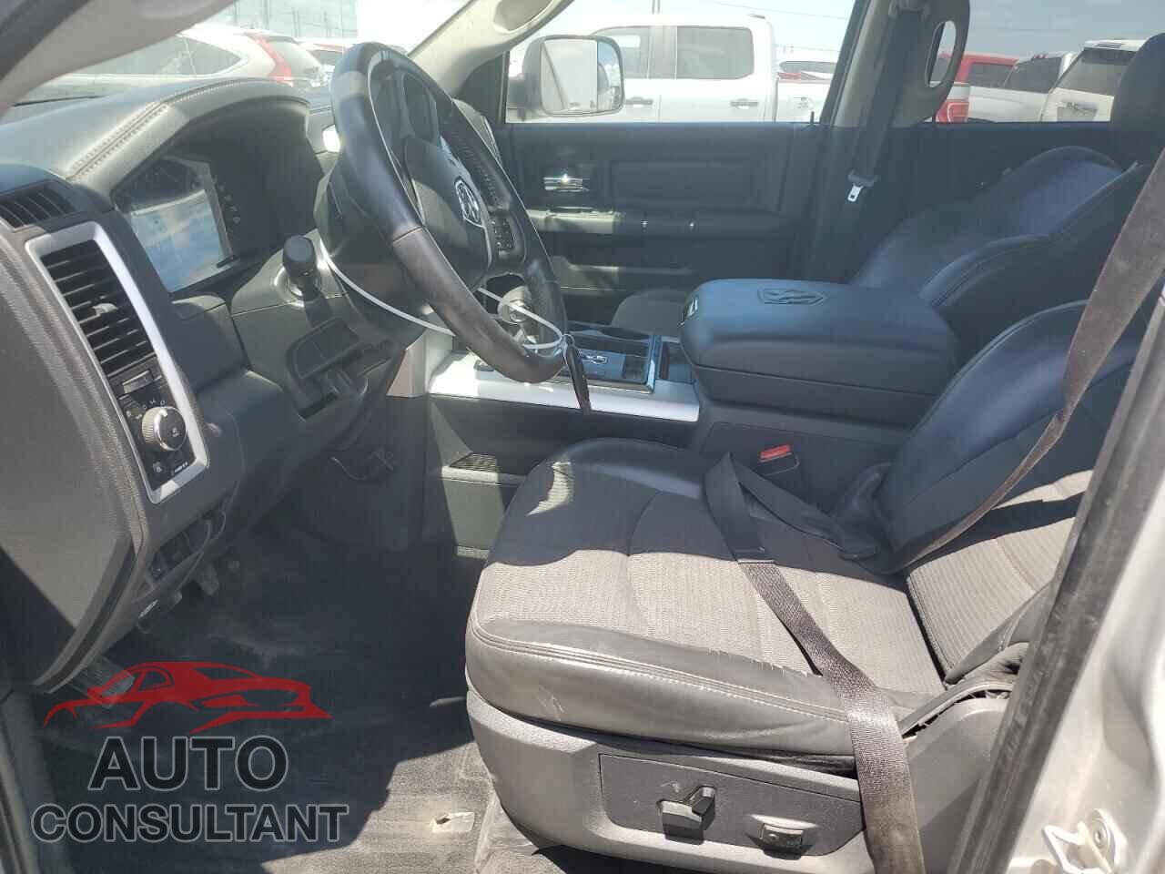DODGE RAM 1500 2012 - 1C6RD7MT3CS266718