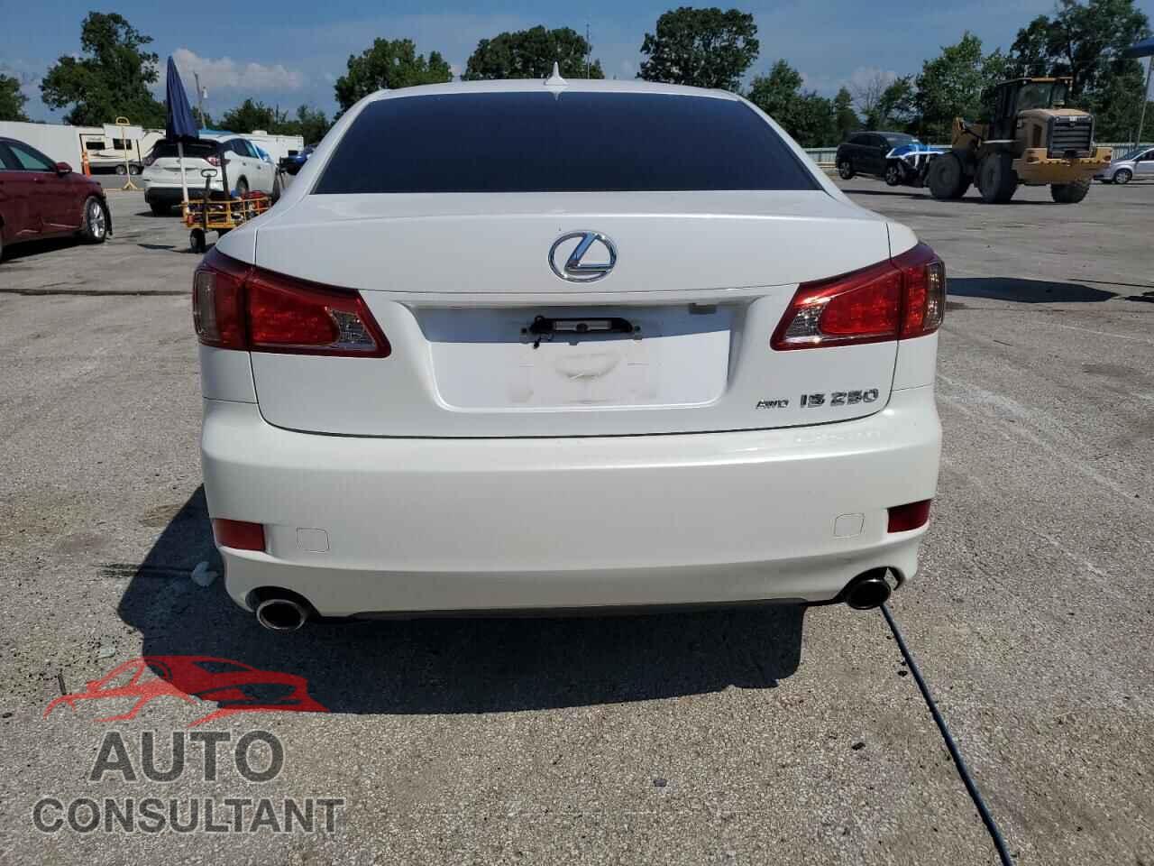 LEXUS IS 2011 - JTHCF5C27B5045575