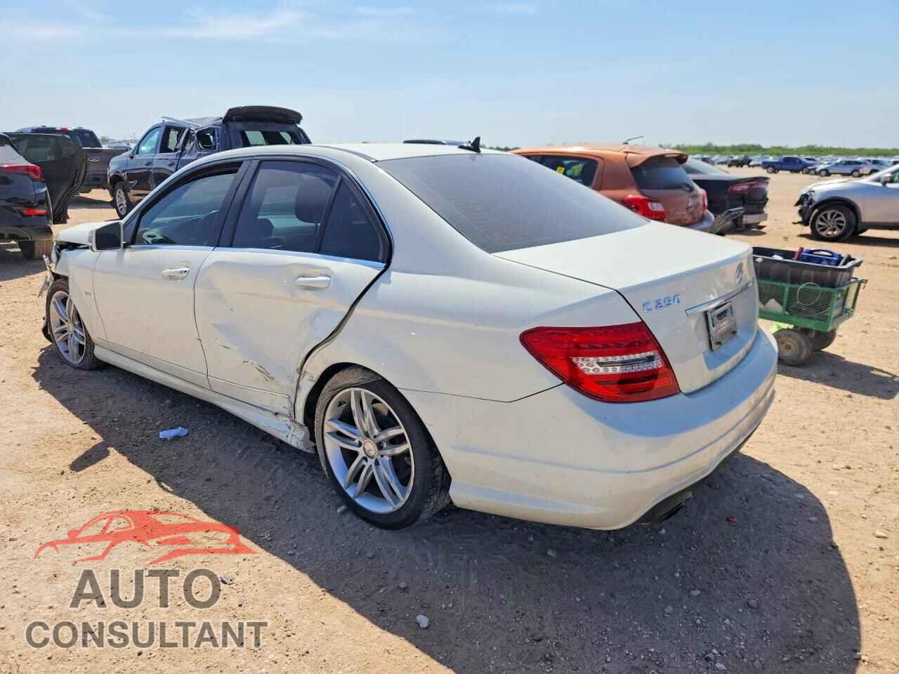 MERCEDES-BENZ C-CLASS 2012 - WDDGF4HB2CA655842