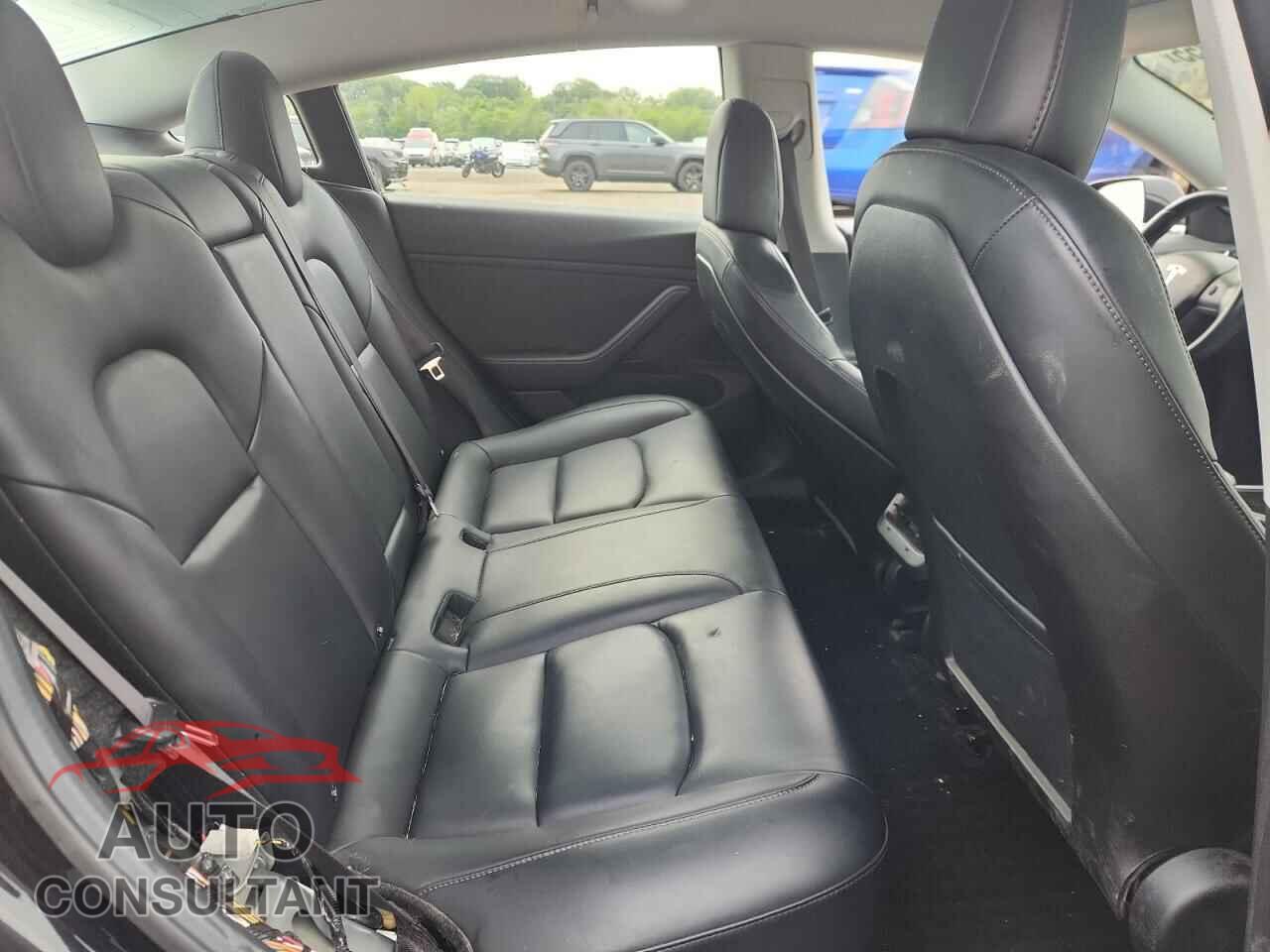 TESLA MODEL 3 2018 - 5YJ3E1EB7JF070676