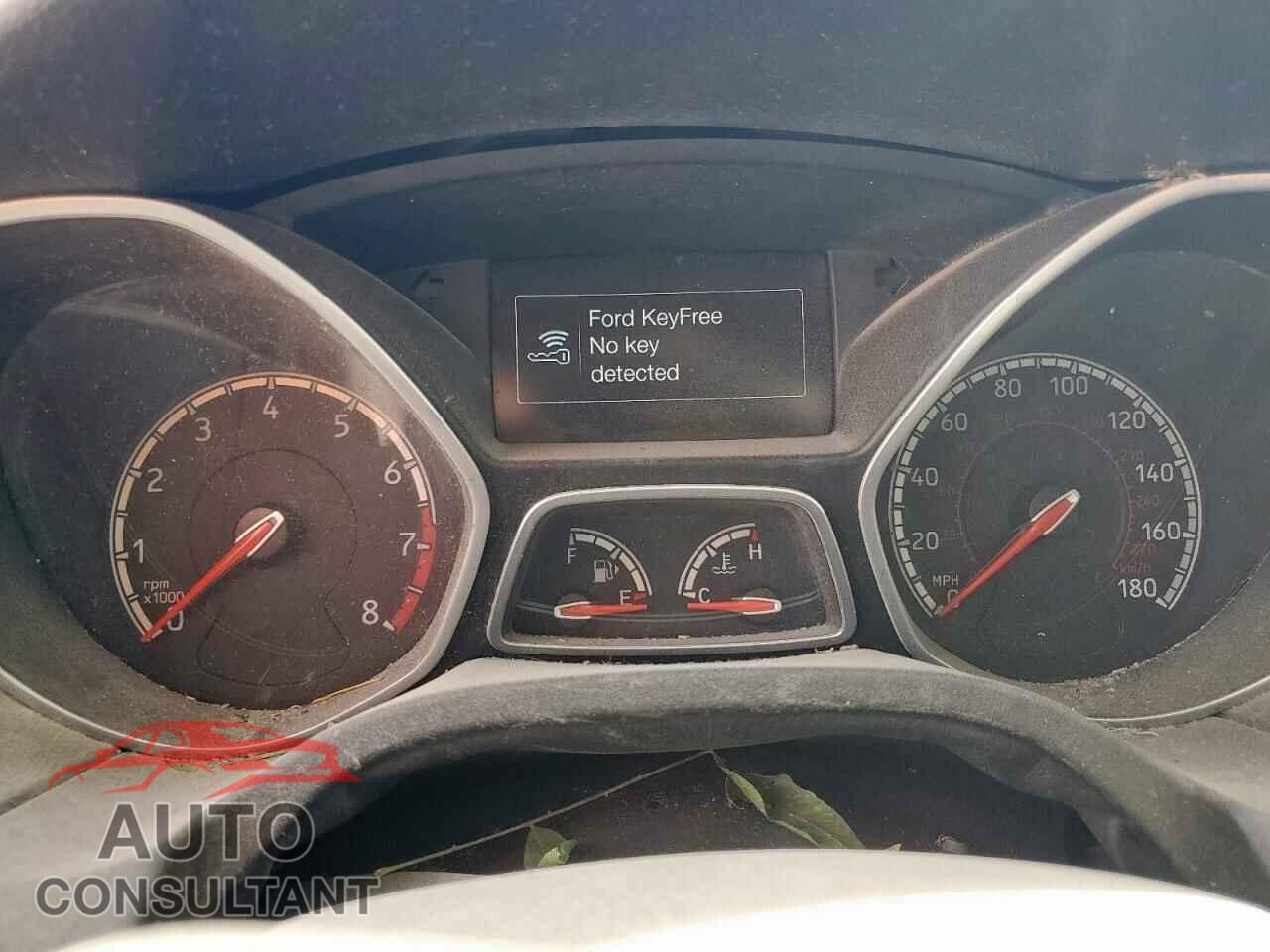 FORD FOCUS 2015 - 1FADP3L9XFL260024