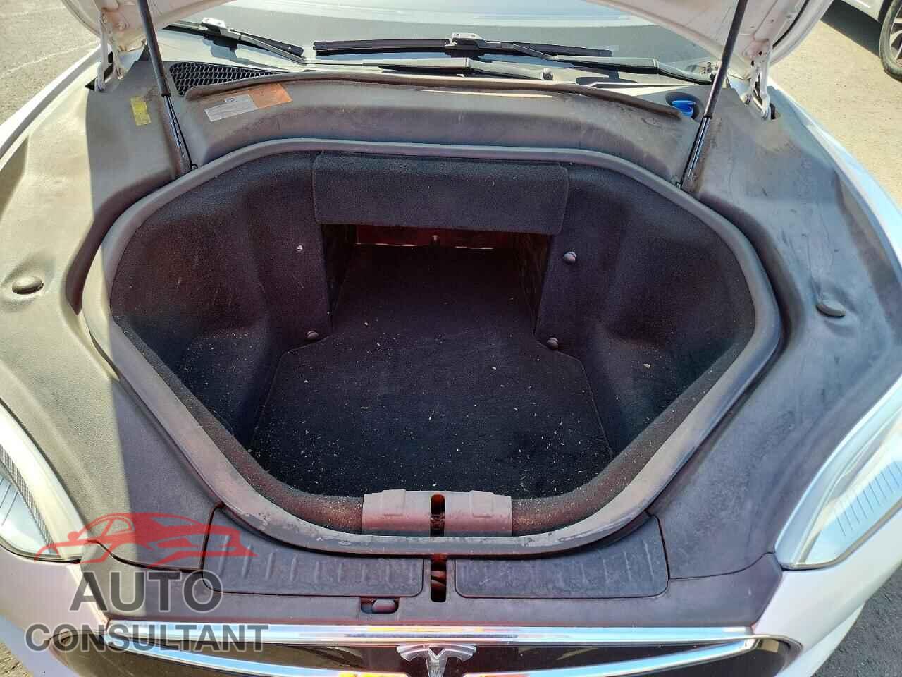 TESLA MODEL S 2013 - 5YJSA1DP2DFP16408