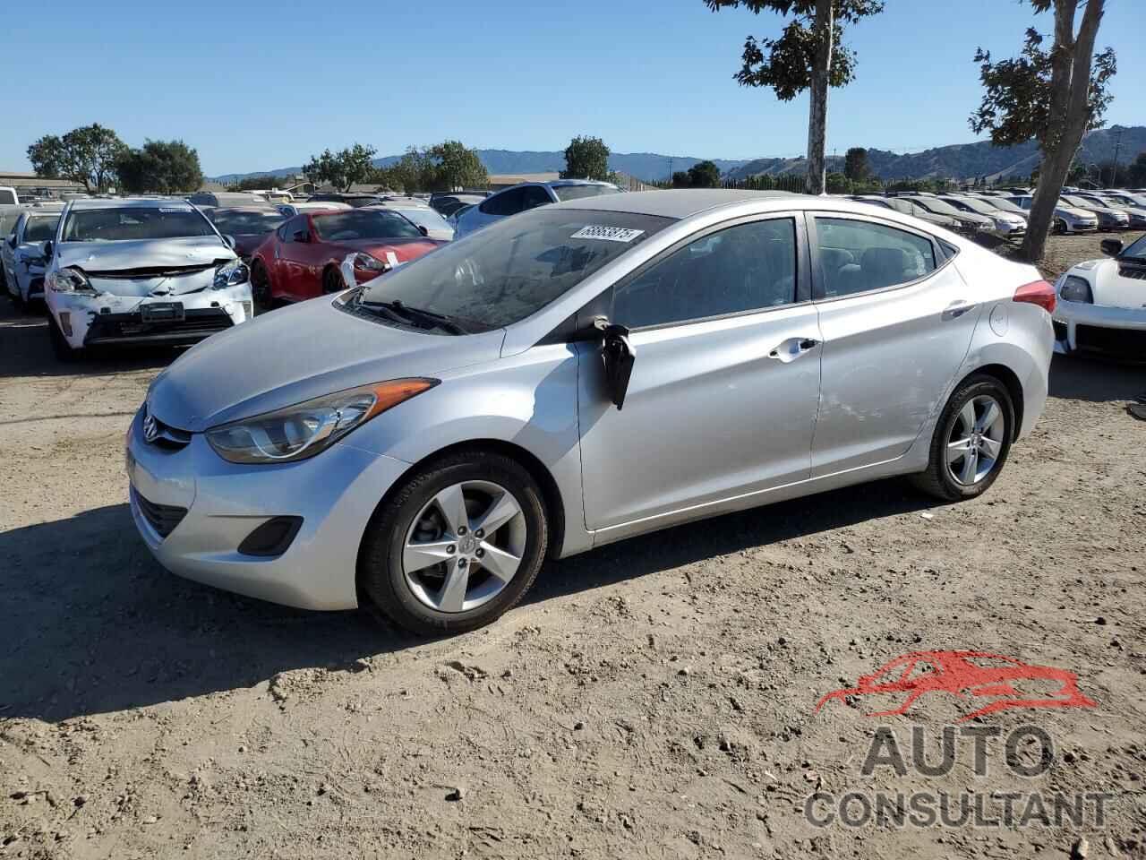 HYUNDAI ELANTRA 2013 - KMHDH4AE8DU727571