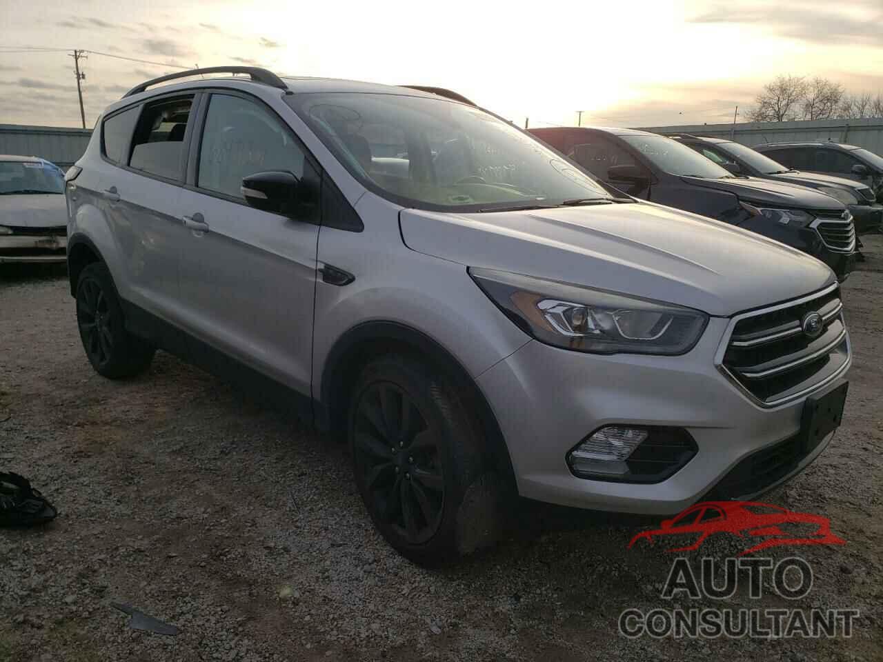 FORD ESCAPE 2017 - 1FMCU9J94HUC20566