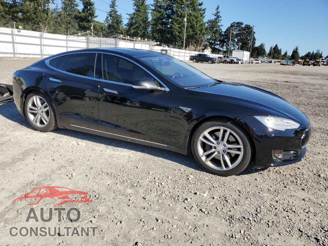 TESLA MODEL S 2013 - 5YJSA1CN1DFP12947
