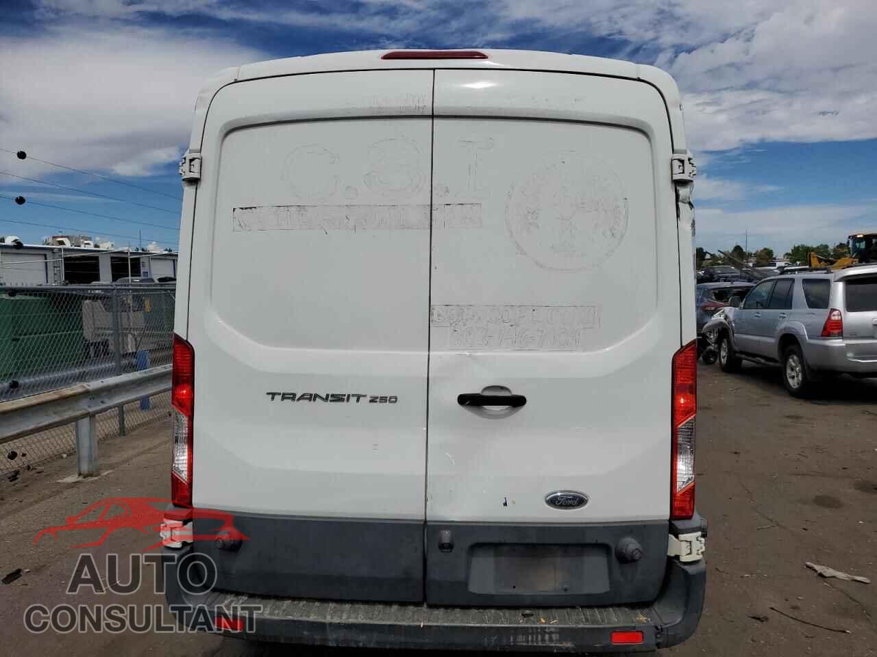 FORD TRANSIT 2017 - 1FTYR2CMXHKA74206