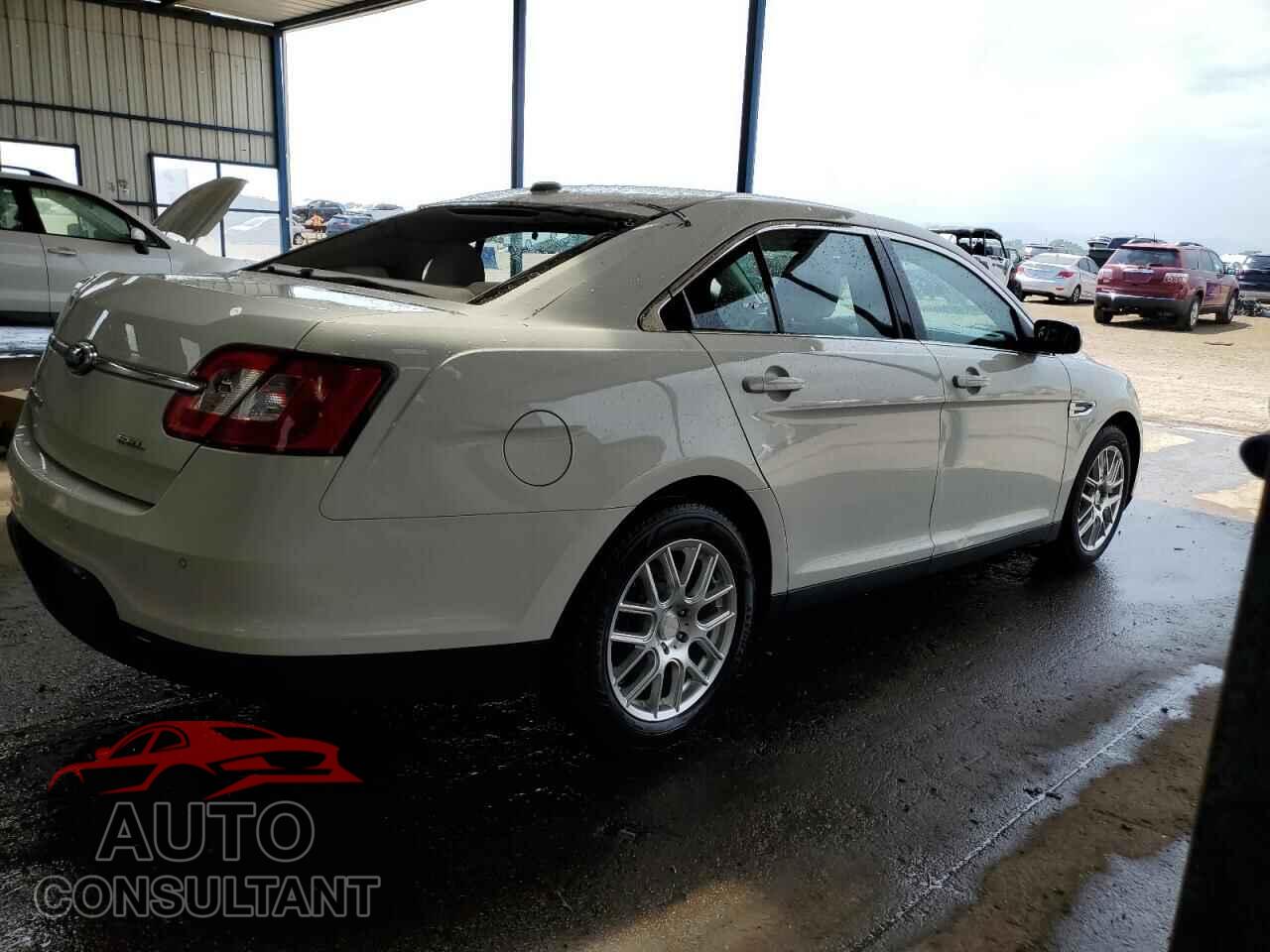 FORD TAURUS 2011 - 1FAHP2EW3BG118454