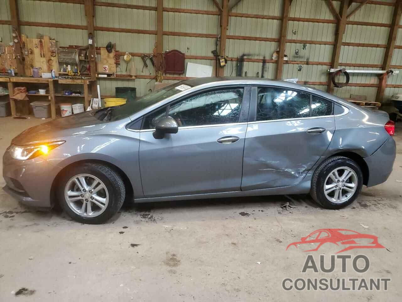 CHEVROLET CRUZE 2018 - 1G1BE5SM8J7241376