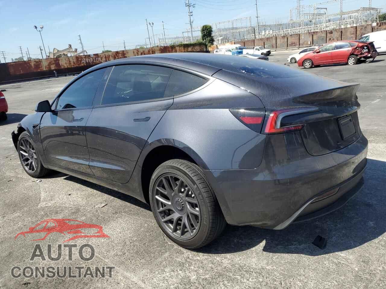 TESLA MODEL 3 2025 - 5YJ3E1EA9SF048526