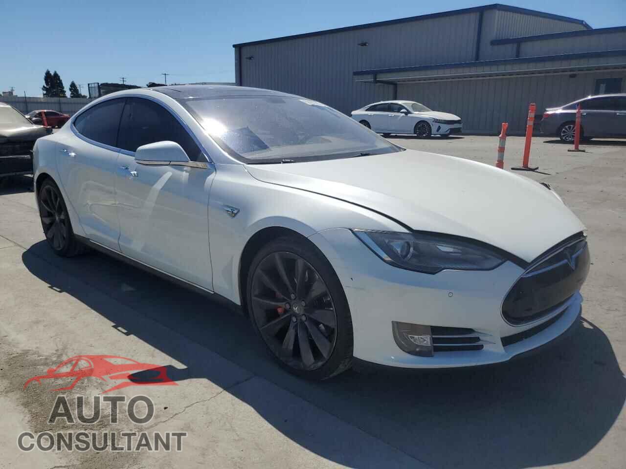 TESLA MODEL S 2014 - 5YJSA1H15EFP53122