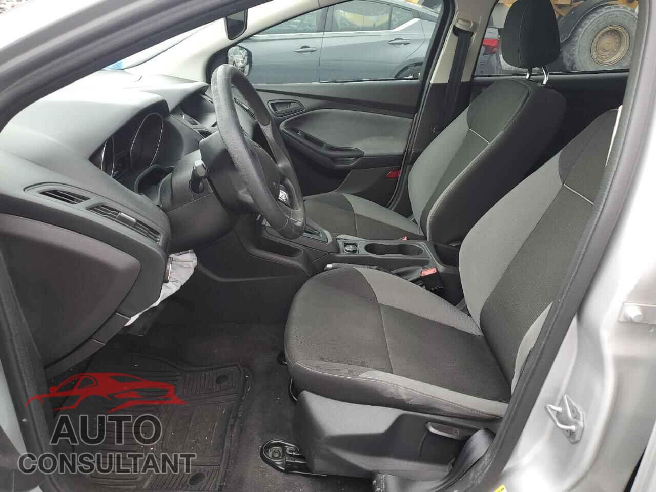 FORD FOCUS 2014 - 1FADP3E28EL165900