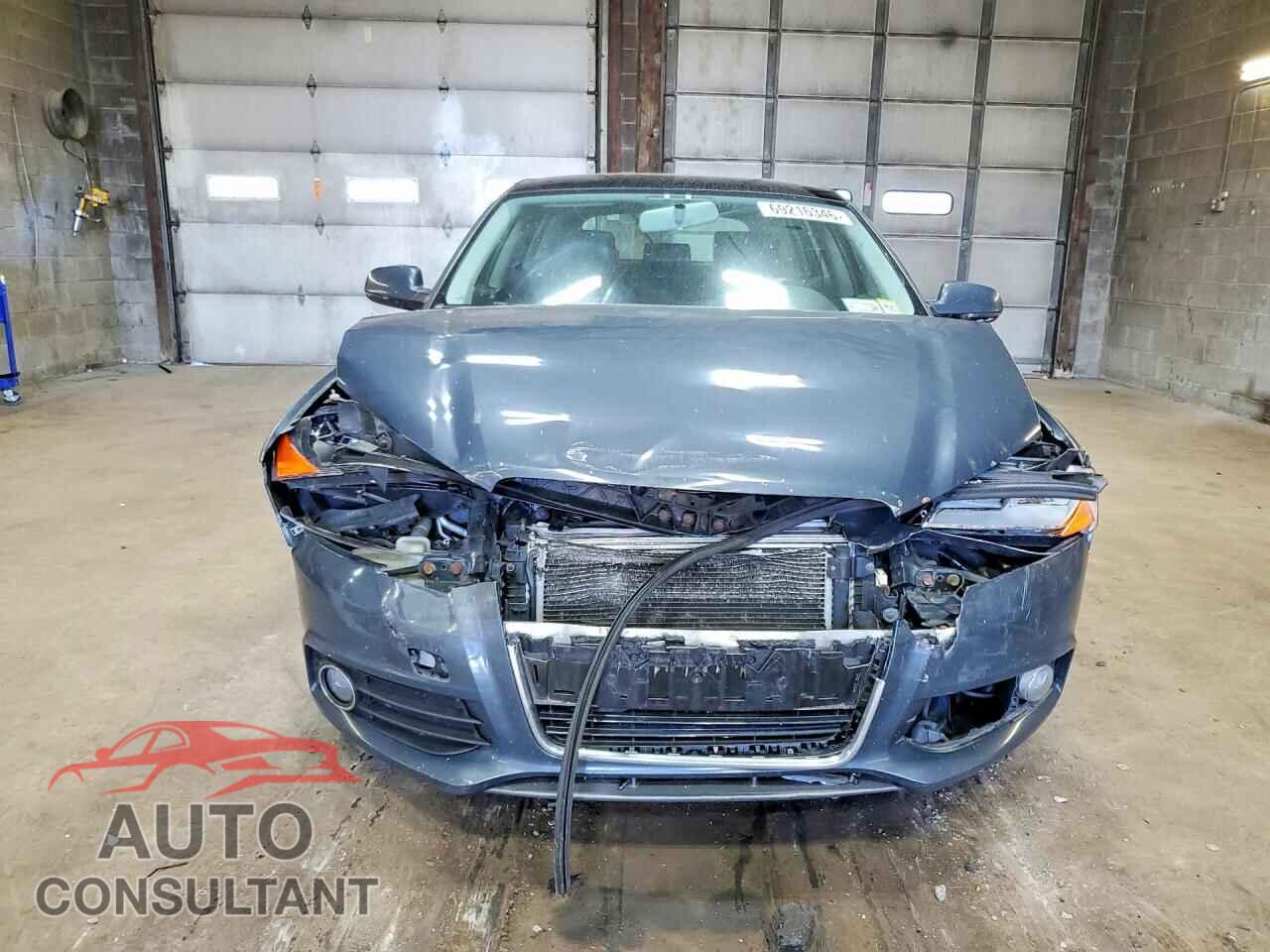 AUDI A3 2011 - WAUBEAFM8BA032697