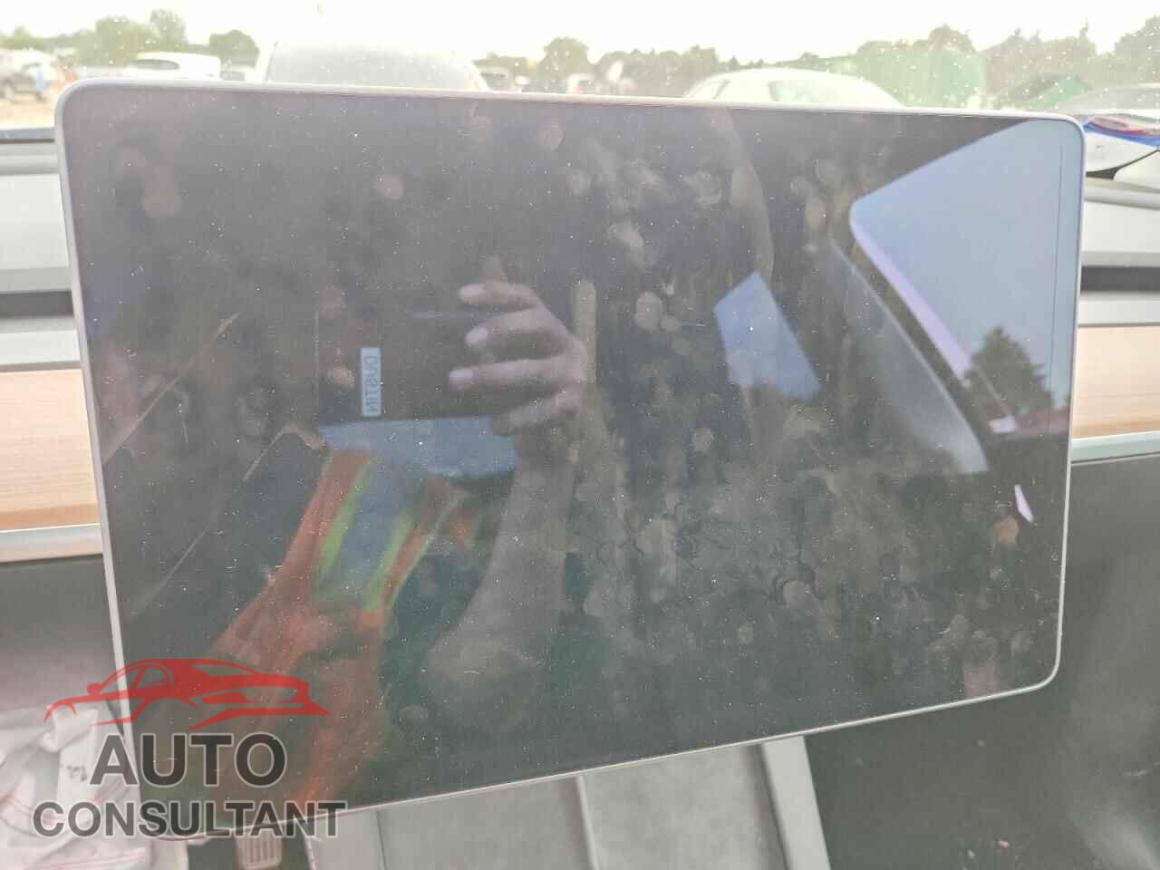 TESLA MODEL Y 2022 - 7SAYGDEE3NF317583
