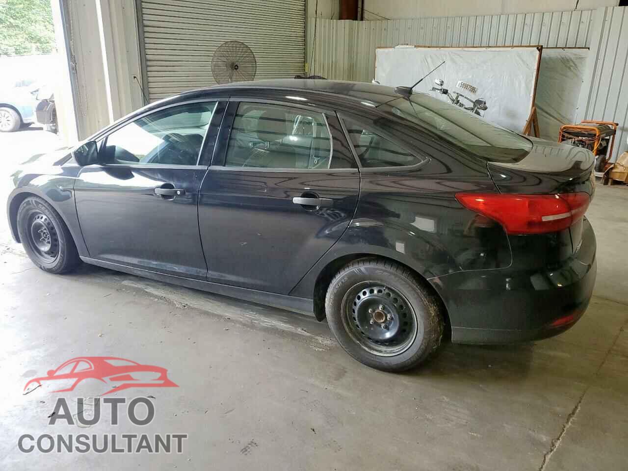FORD FOCUS 2017 - 1FADP3E28HL244343
