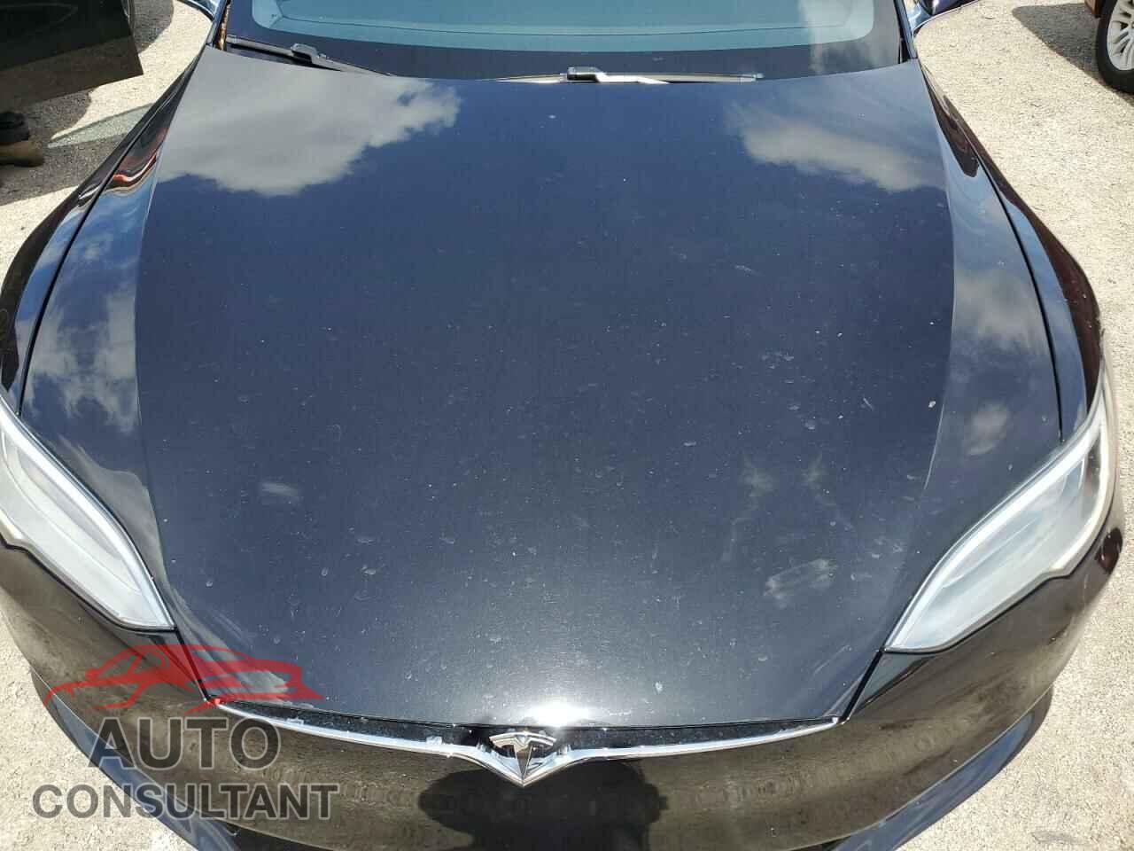 TESLA MODEL S 2018 - 5YJSA1E20JF270189