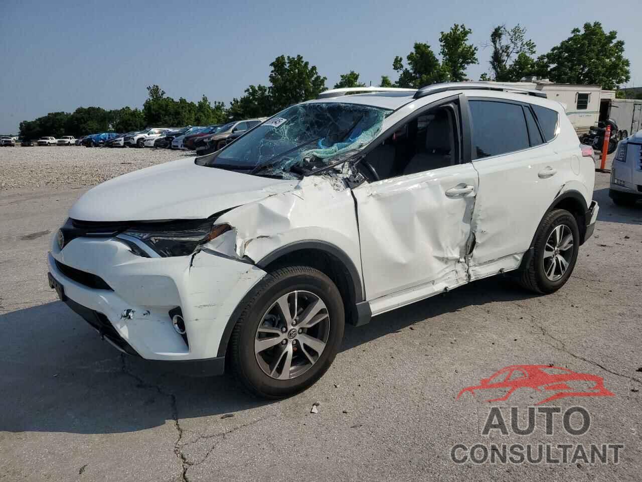 TOYOTA RAV4 2018 - JTMRFREV0JJ196905