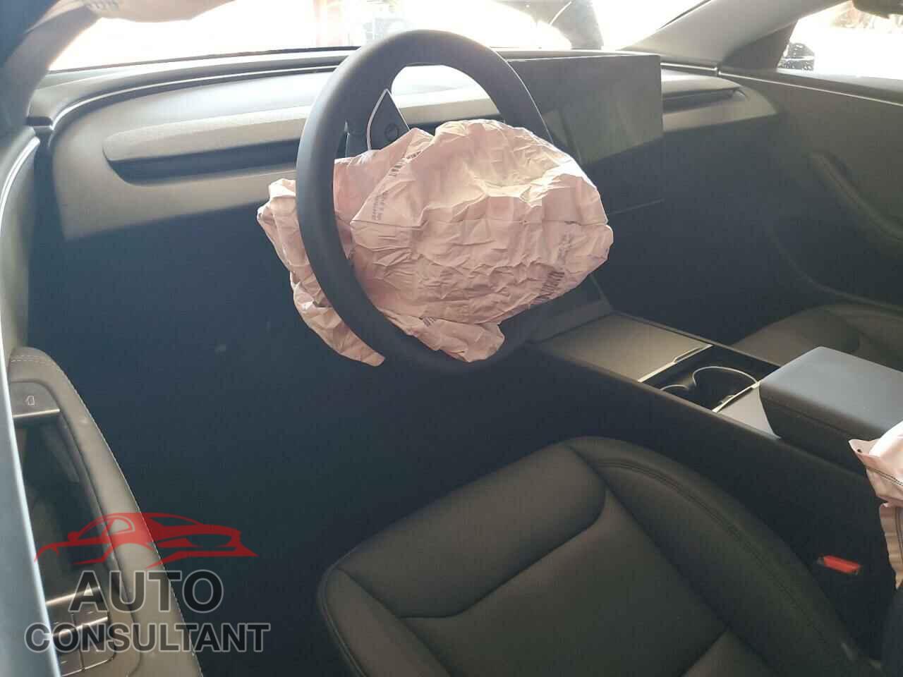 TESLA MODEL 3 2025 - 5YJ3E1EA4SF935533