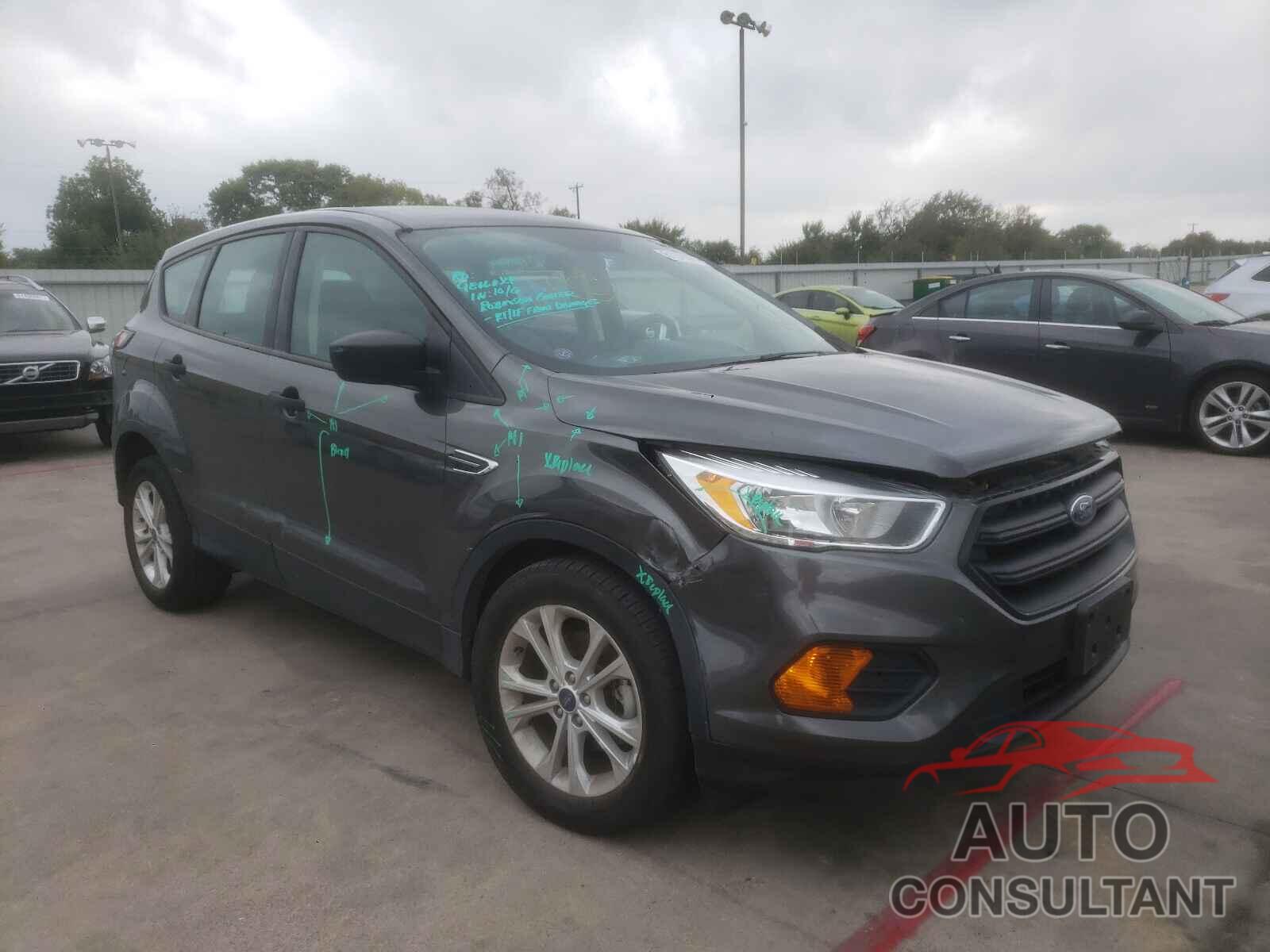 FORD ESCAPE 2017 - 1FMCU0F79HUC49192