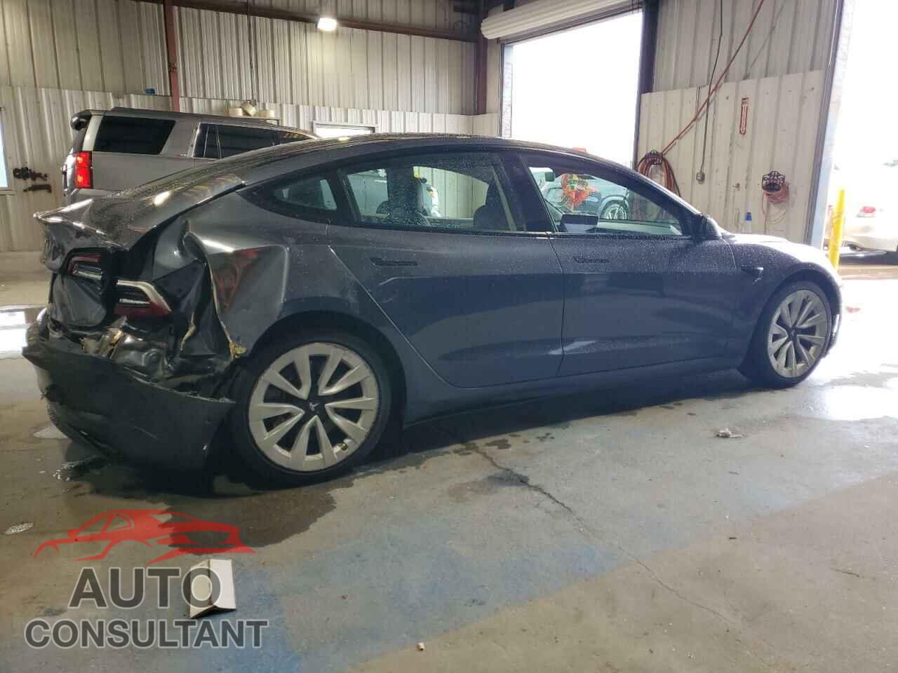 TESLA MODEL 3 2022 - 5YJ3E1EA8NF372121