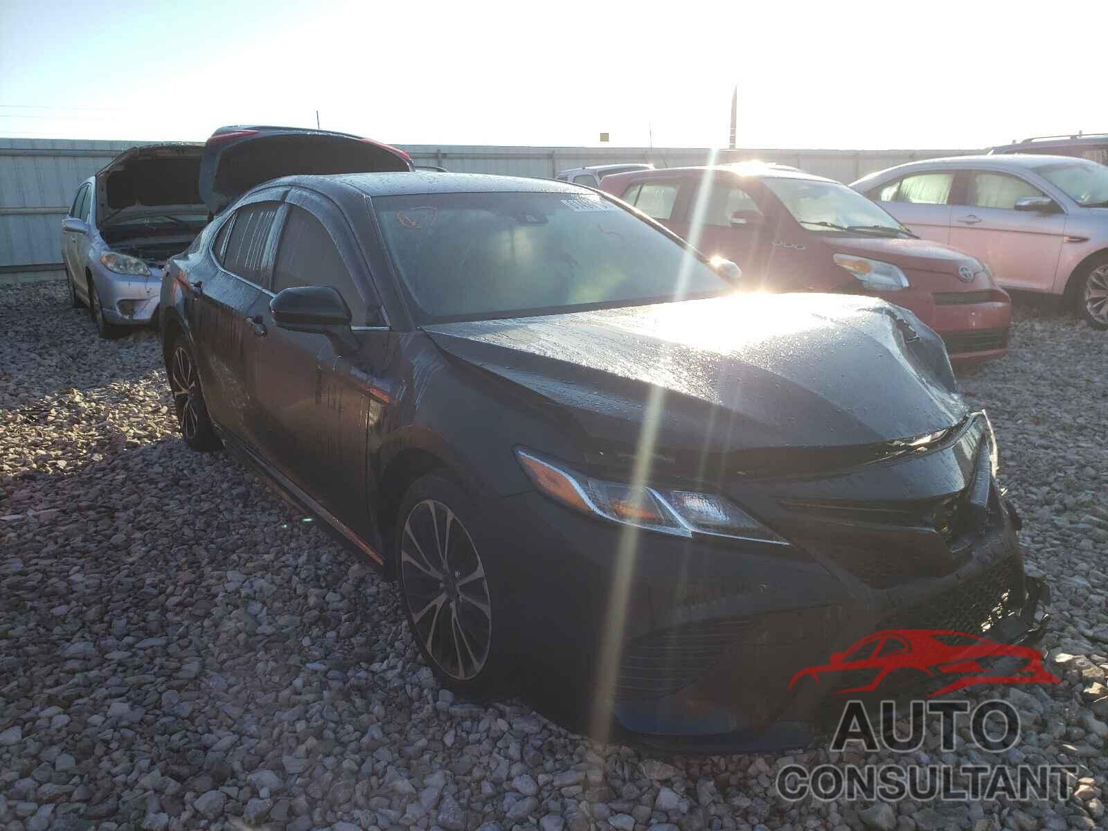 TOYOTA CAMRY 2018 - JTNB11HK6J3001859