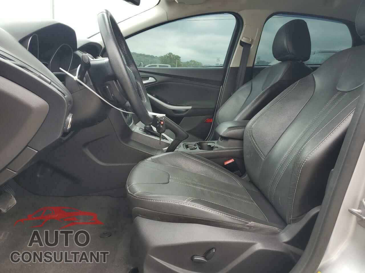 FORD FOCUS 2014 - 1FADP3F23EL228139