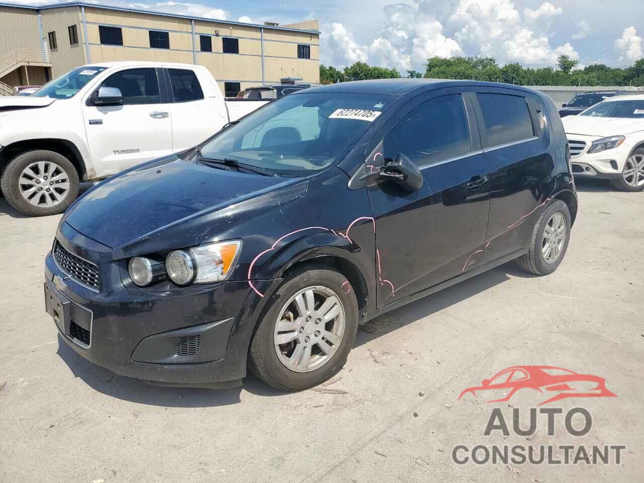 CHEVROLET SONIC 2015 - 1G1JC6SH0F4111742
