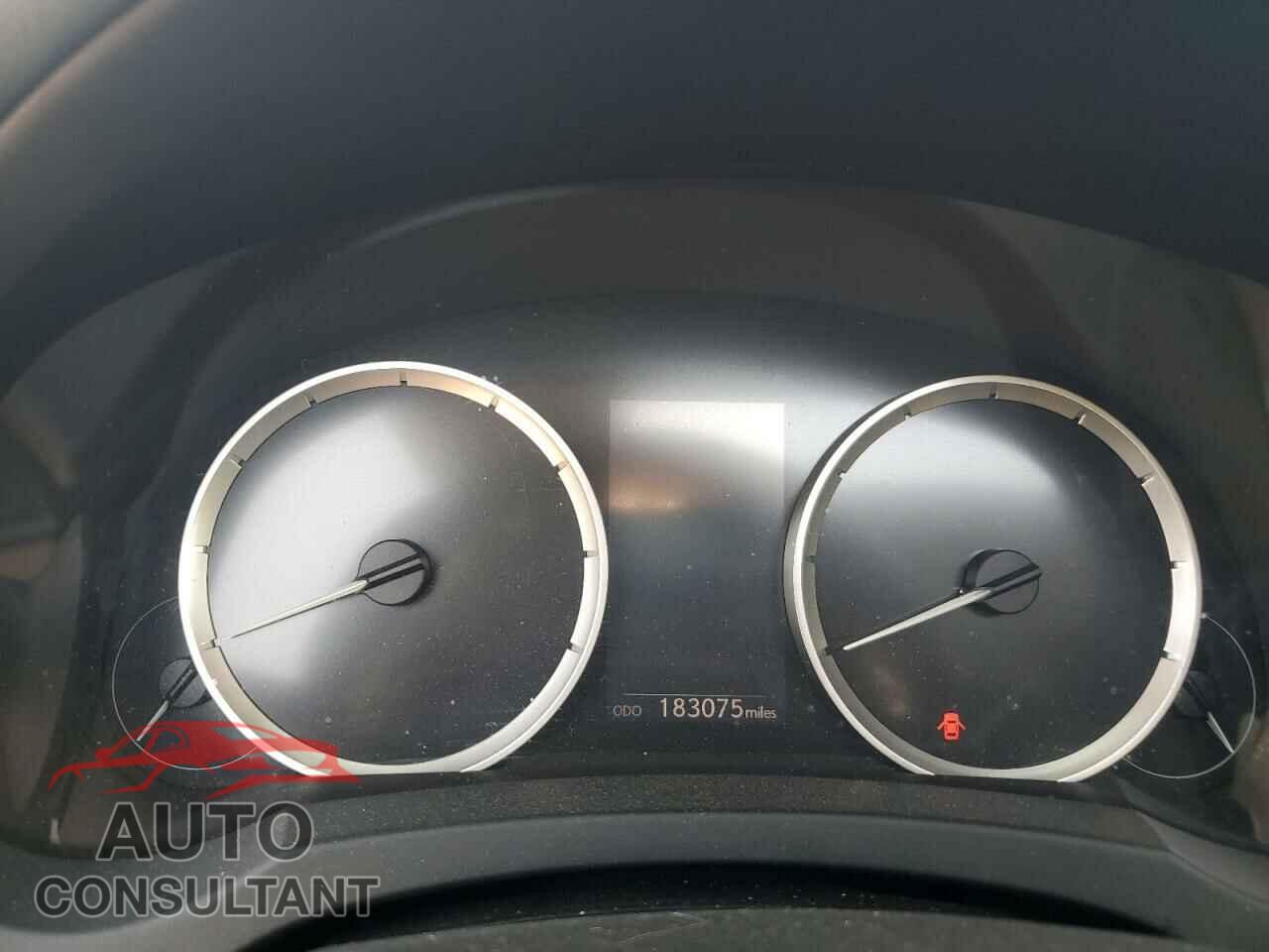 LEXUS IS 2015 - JTHCF1D29F5027138