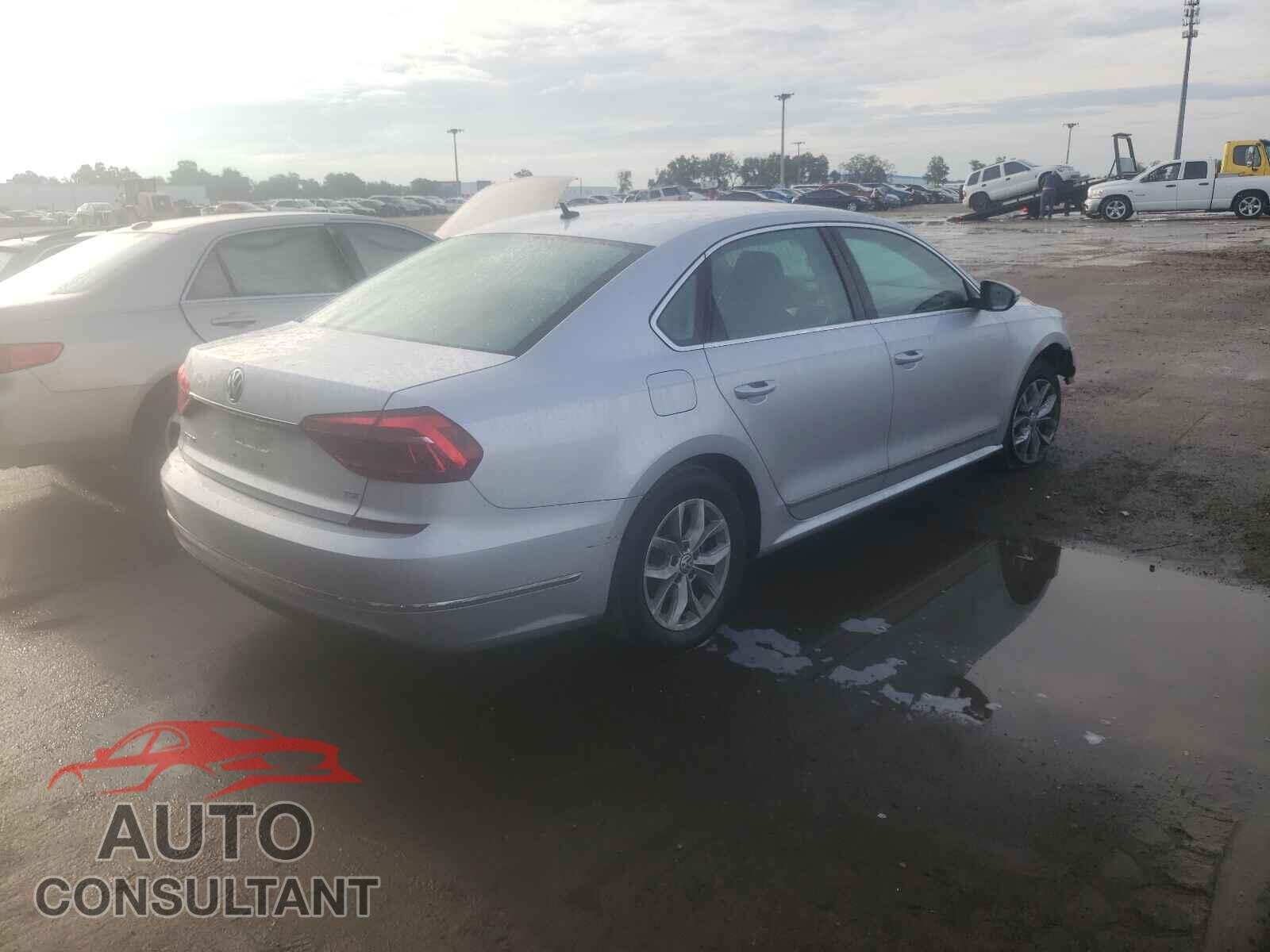 VOLKSWAGEN PASSAT 2017 - 1VWAT7A38HC009596