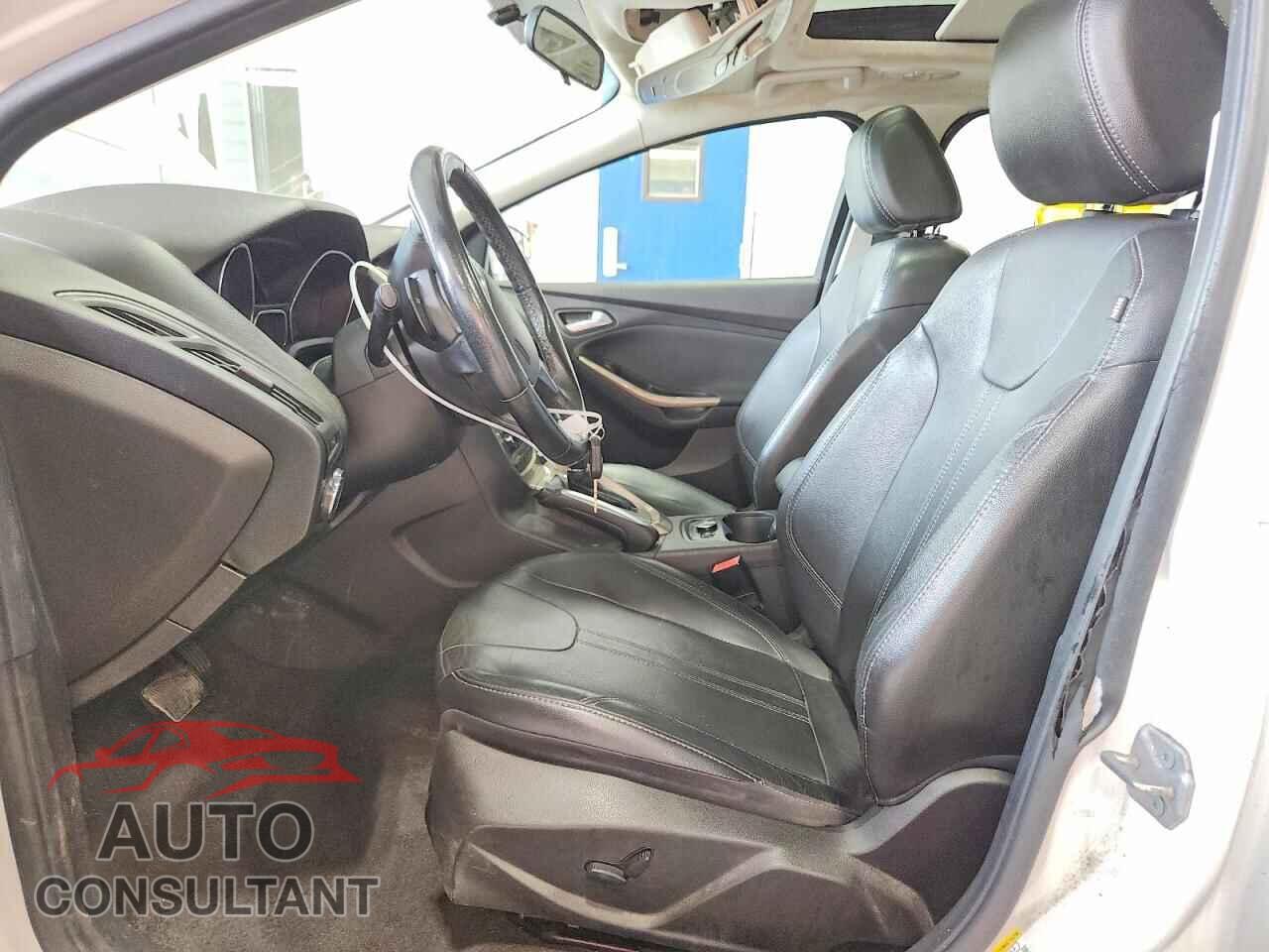 FORD FOCUS 2012 - 1FAHP3M25CL257594