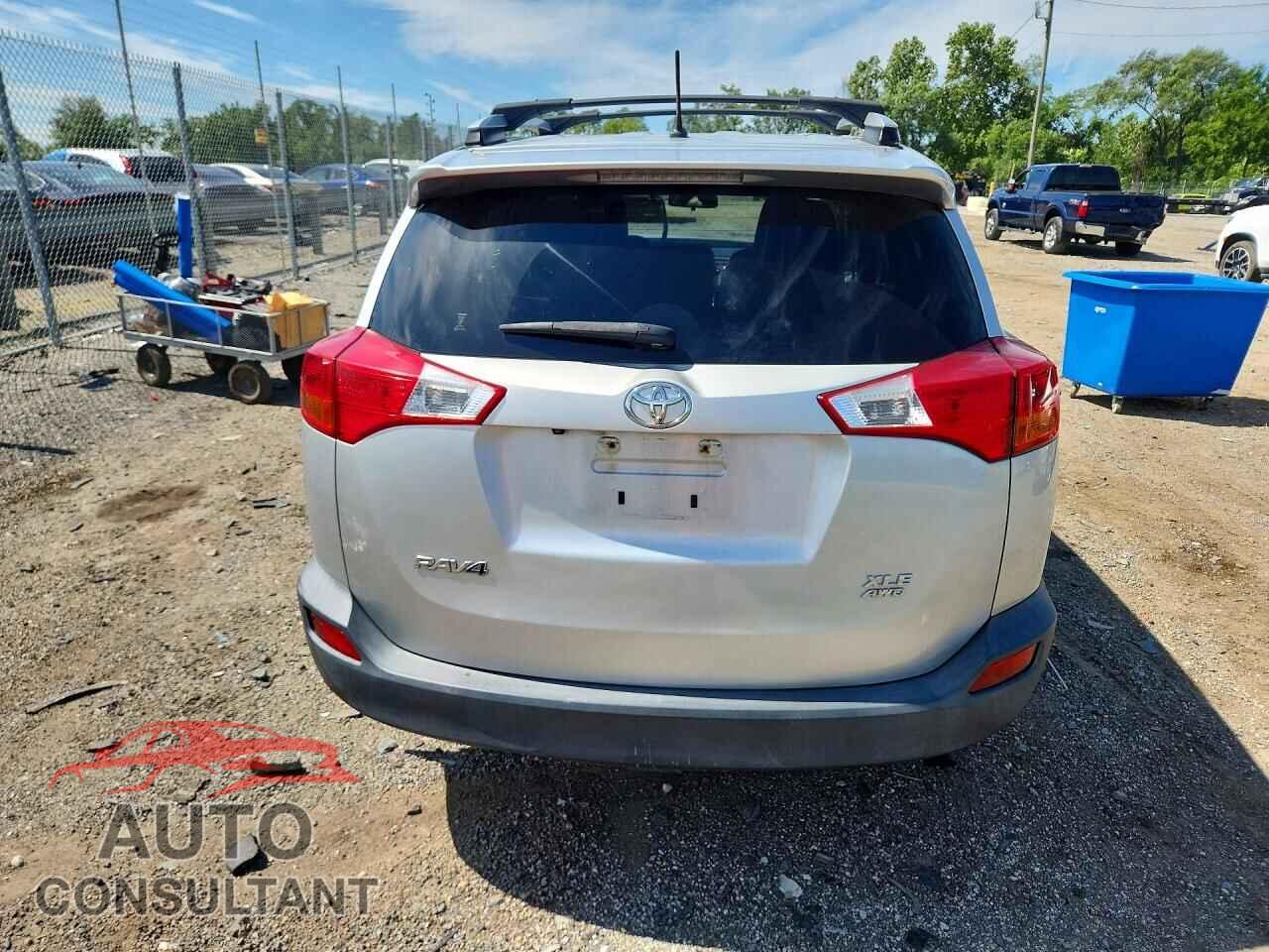 TOYOTA RAV4 2013 - JTMRFREV2D5021097