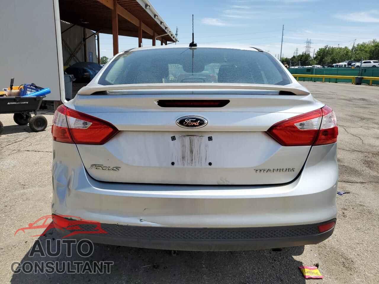 FORD FOCUS 2012 - 1FAHP3J23CL301628