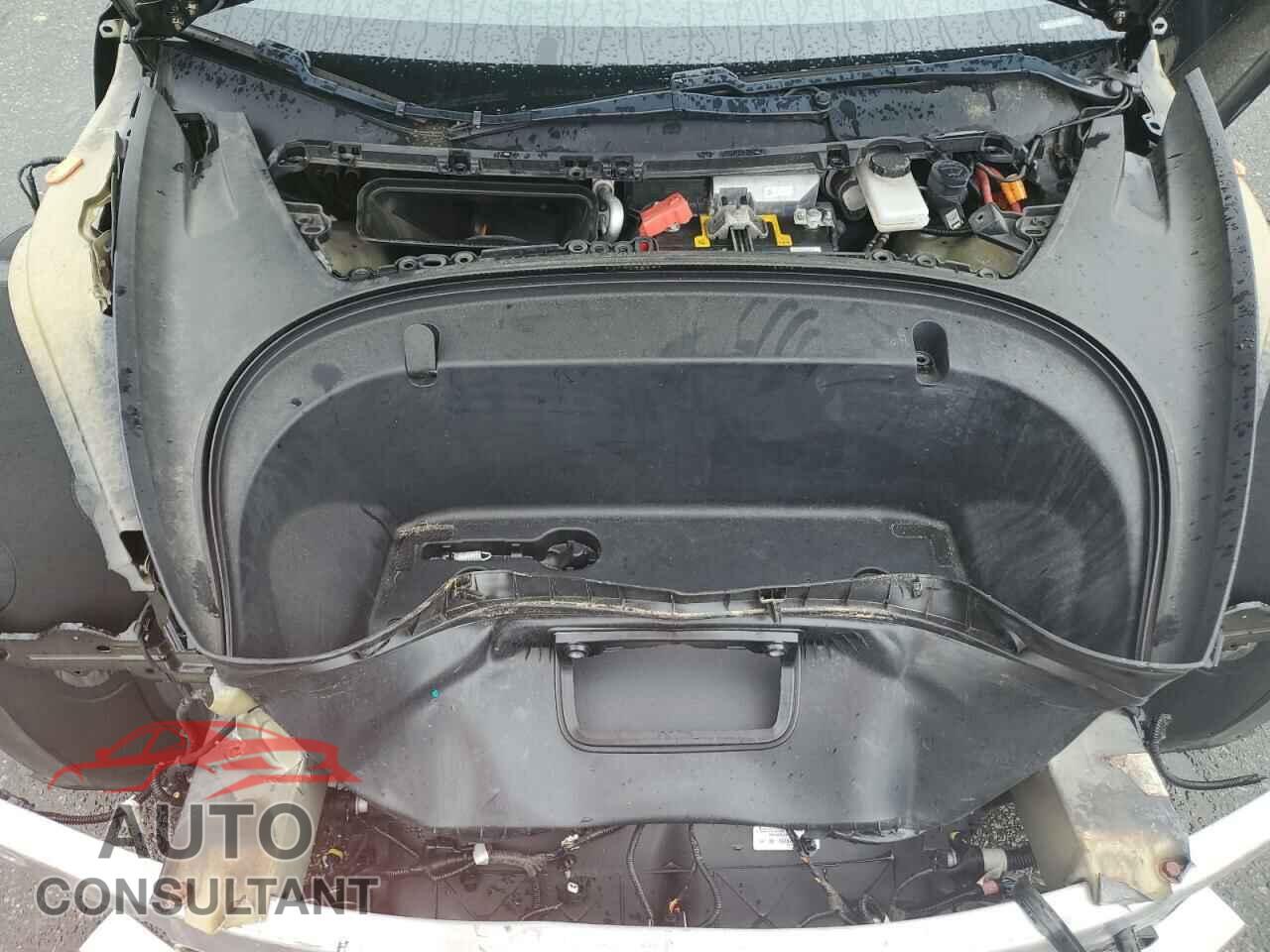 TESLA MODEL 3 2018 - 5YJ3E1EB6JF095939