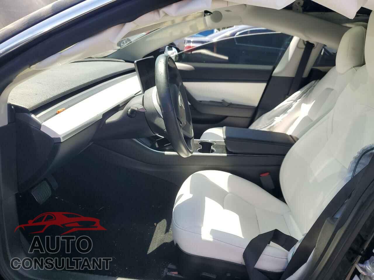 TESLA MODEL 3 2019 - 5YJ3E1EB6KF195136