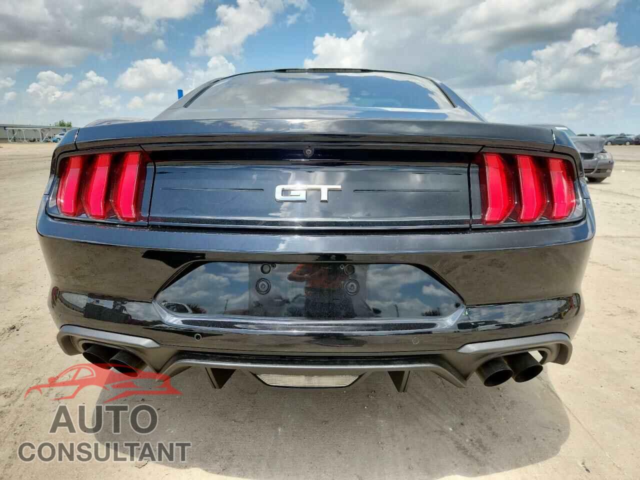 FORD MUSTANG 2018 - 1FA6P8CF5J5117006