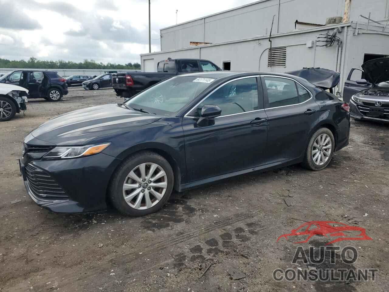 TOYOTA CAMRY 2018 - 4T1B11HK6JU544896