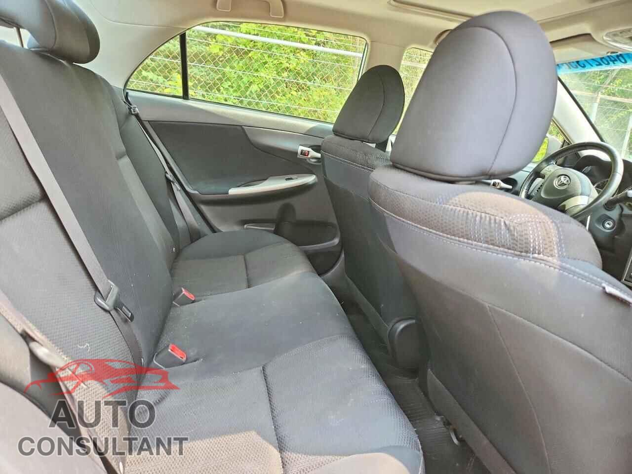 TOYOTA COROLLA 2013 - 2T1BU4EEXDC015027
