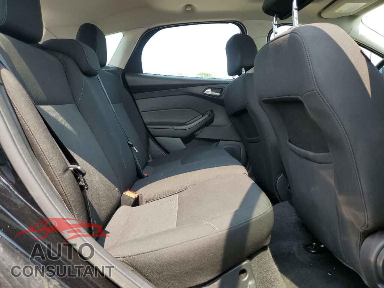 FORD FOCUS 2017 - 1FADP3M28HL312951