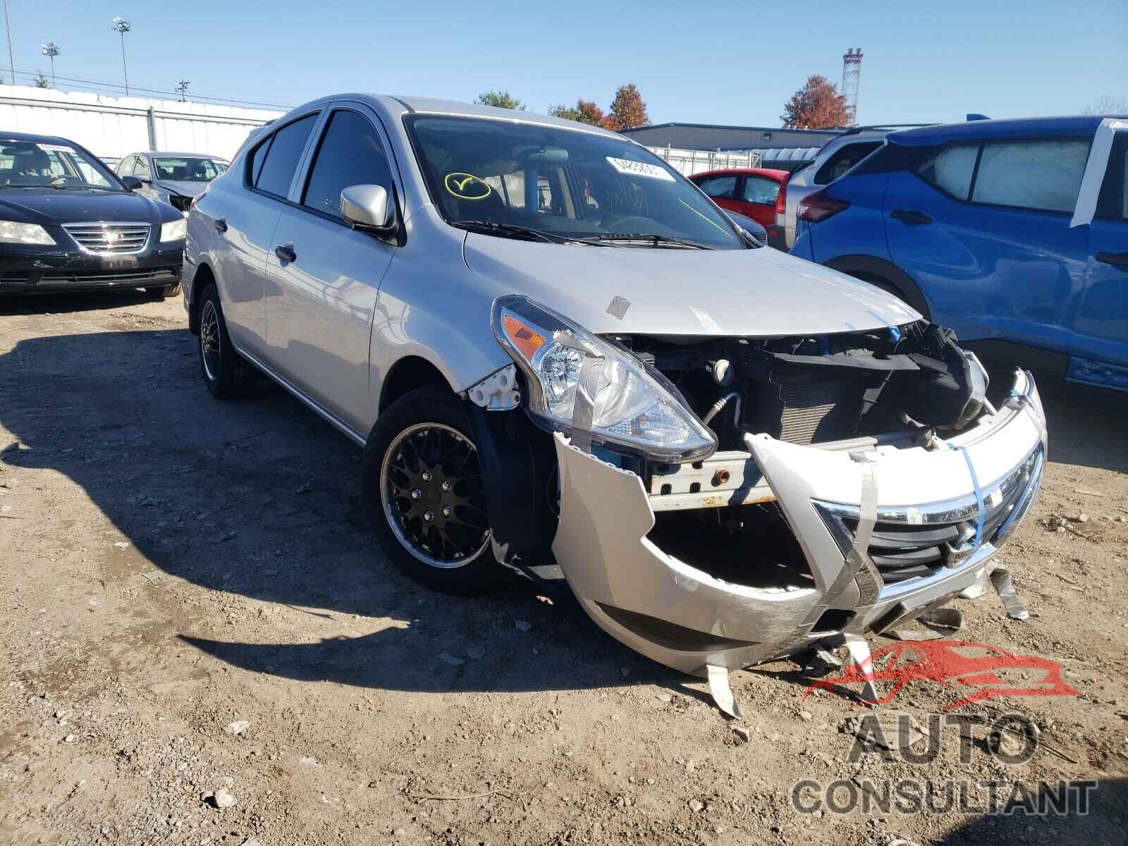 NISSAN VERSA 2017 - 3N1CN7AP8HL843500