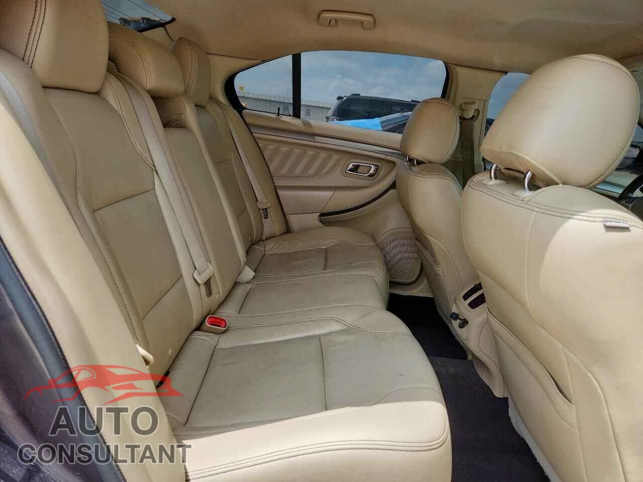 FORD TAURUS 2015 - 1FAHP2E86FG207670