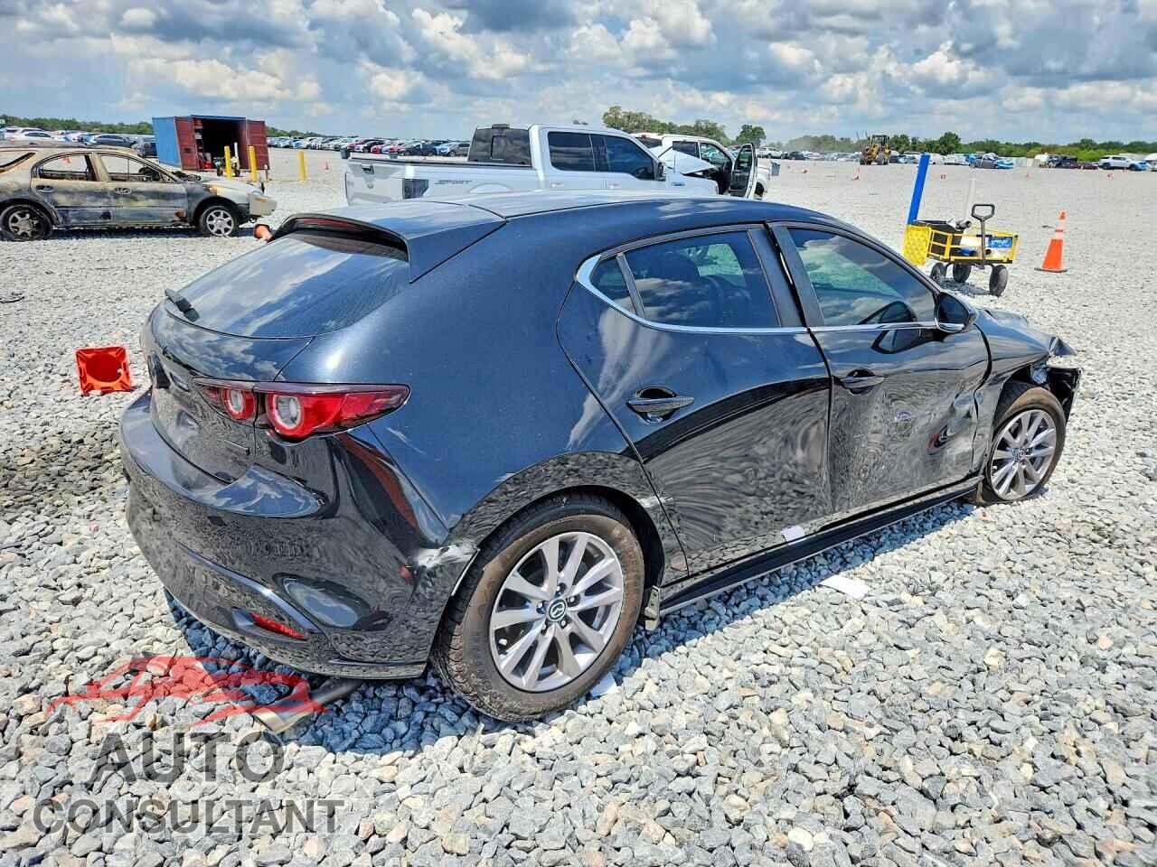 MAZDA 3 2022 - JM1BPAJL1N1502004
